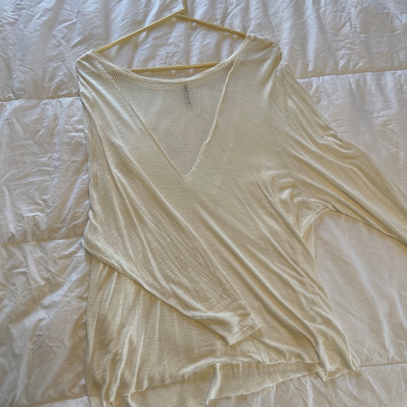 LF Emma & Sam Long Sleeved Mesh V-Neck Top - Picture 3 of 4